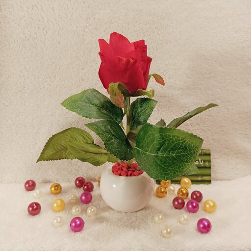 گلدان با گل رز مصنوعی ، مینیمال طرح ایکیا 