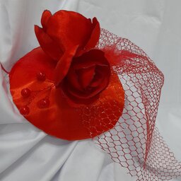 کاپ کلاه مجلسی عروس فرانسوی ساتن یلدائی مناسب کودکان وبزرگسالان و ست مادر دختری تزیین شده با گلهای ساتن ومروارید 