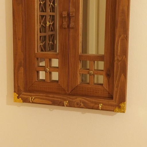 جا کلیدی طرح پنجره سنتی دست ساز با آینه