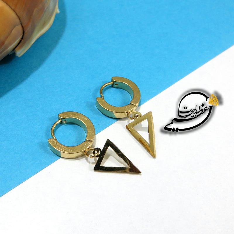 گوشواره استیل حلقه ای رنگ ثابت طلایی آویز دار در طرح مثلث