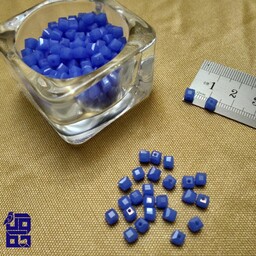 مهره سنگی مکعبی تراش دار رنگ آبی پک 5 گرمی(حدود 25 عدد)