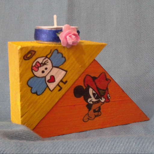 جاشمعی چوبی هندسی با طرح فانتزی کودکانه همراه با شمع وارمر.میکی موس. شمع کودک