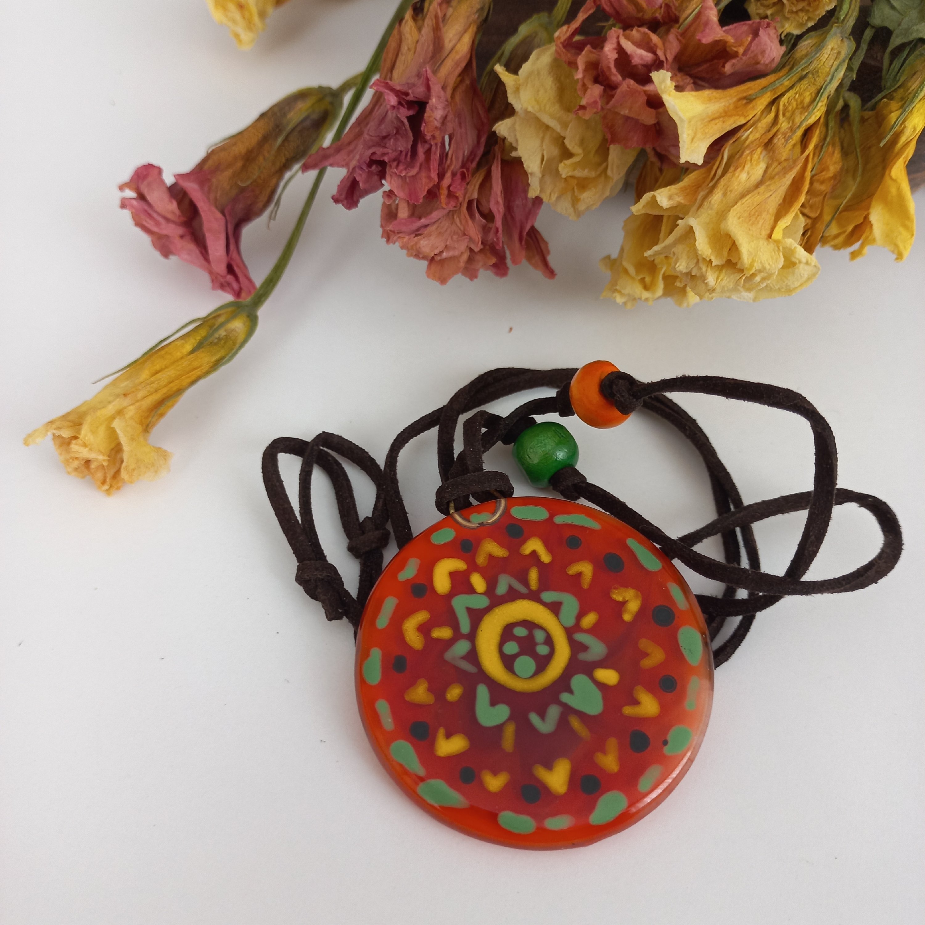 گردنبند شیشه ای آمینا طرح خورشید