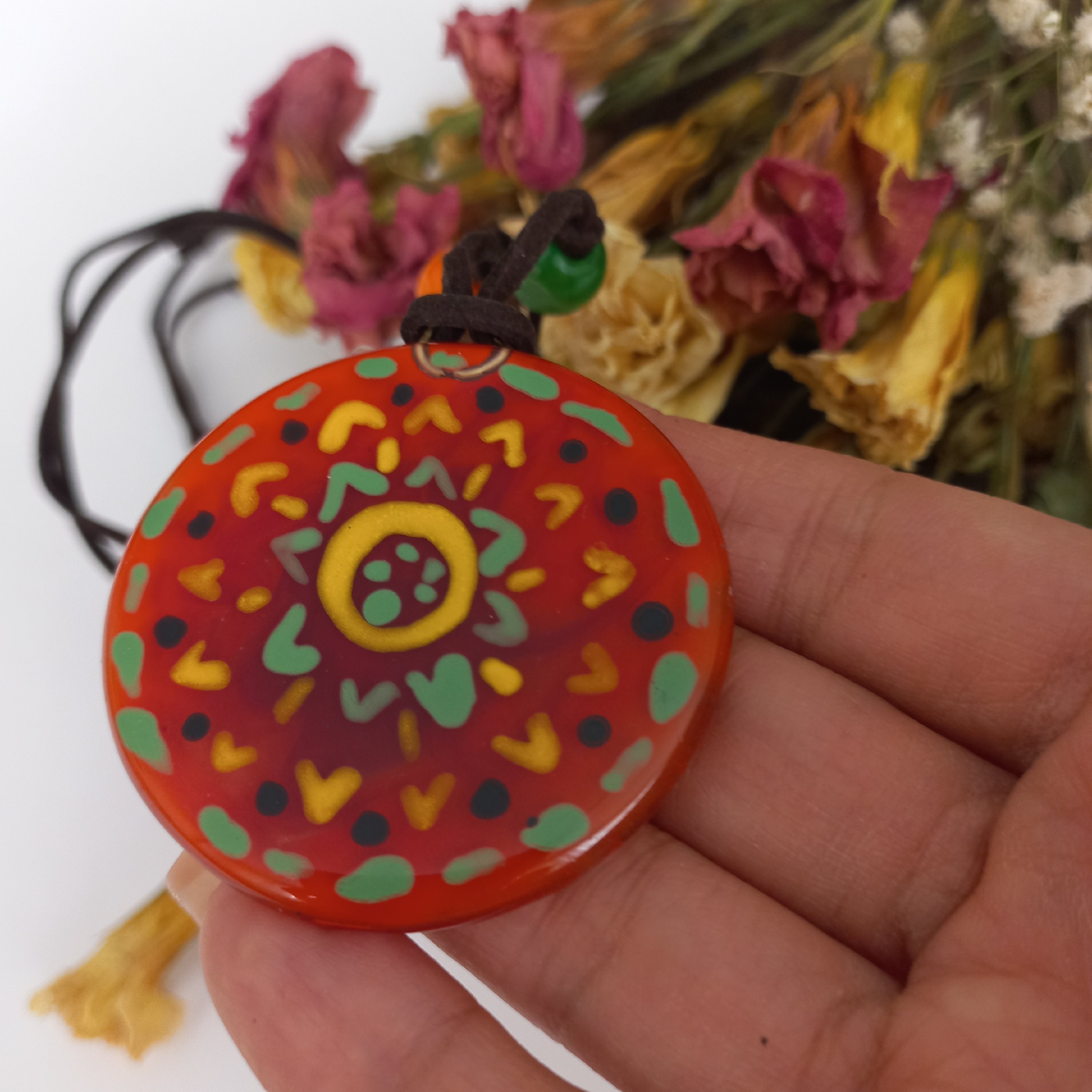 گردنبند شیشه ای آمینا طرح خورشید