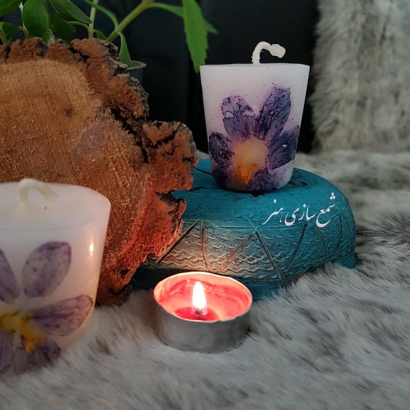 شمع تزیین شده با گل طبیعی زعفران