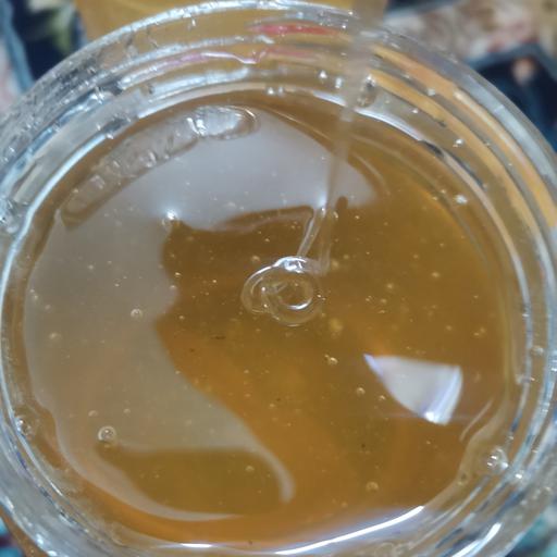 عسل خار شتر 1 کیلویی کاملا طبیعی با عطر و طعم و میزان آنزیم بالا که خاص مناطق کویری است. لیکن افسوس که بزرگواران هموطن  