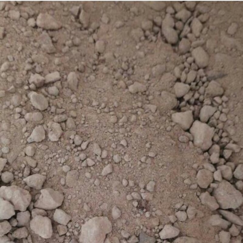 خاک شیره انگور   1000گرم خالص دربسته بندی سلفونی رنگ سفید و شاید درصدی داخلش سنگ ریز باشد که این طبیعی است ودست مانیست
