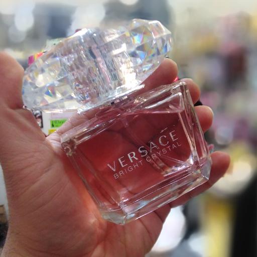ادکلن ورساچه صورتی هلوگرام دار Versace عطر ورساچه دخترانه Versace اودکلن ورساچی رایحه جذاب زنانه عطر ورساچ صورتی زنانه