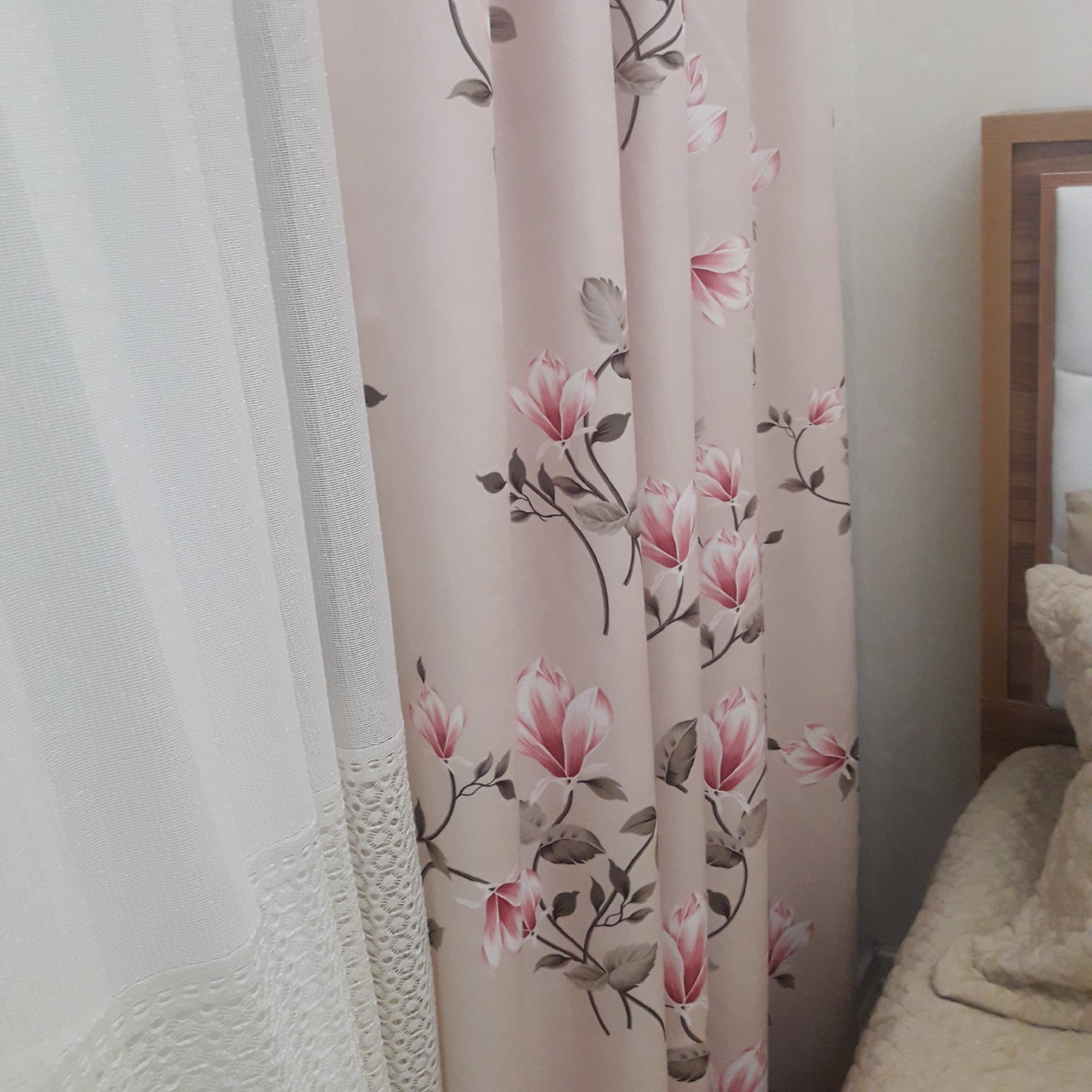 پرده تصویری طرح گل خوشگل پِتوس