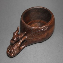 لیوان کوکسا دست ساز چوبی  طرح  اژدها صحرا. ماگ چوبی . لیوان چوبی.ماگ