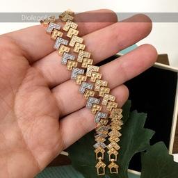 دستبند طرح طلا جنس  استیل رنگ ثابت  زنانه برند ژوپینگ کد 2