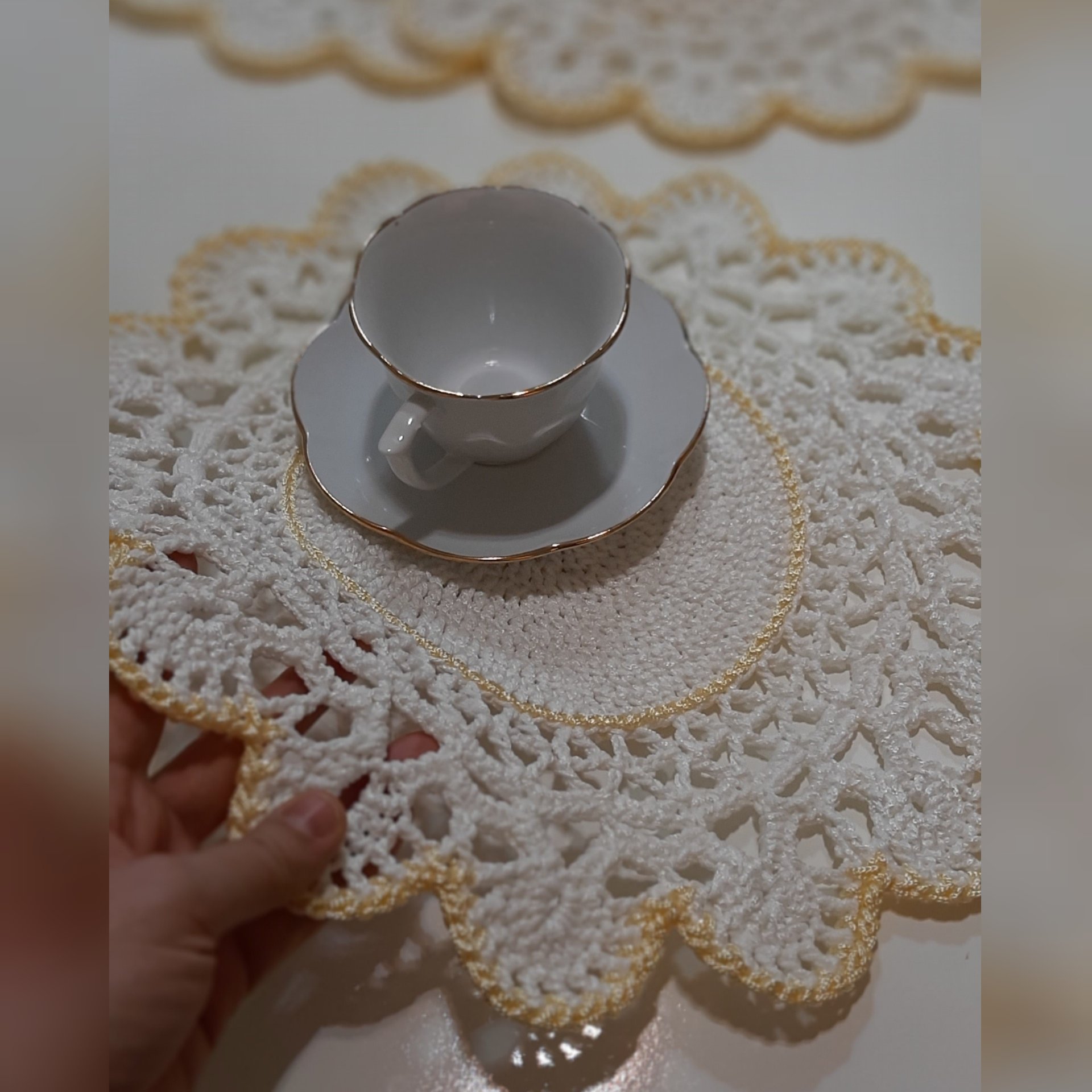 زیربشقابی لبه طلایی