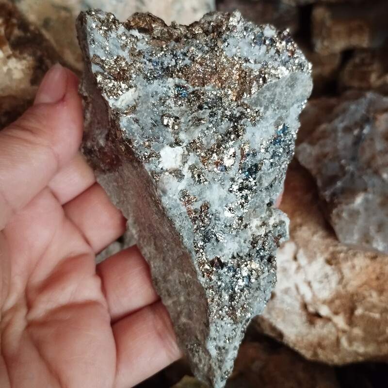 سنگ براق طبیعی از معدن کرمان کلکسیونی و کمیاب 
