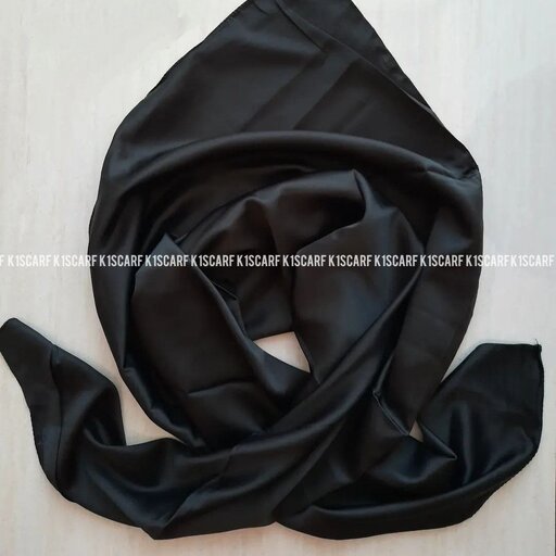 روسری ساتن خارجی مشکی، برند احرار، قواره کوتاه، مناسب برای گره زدن
