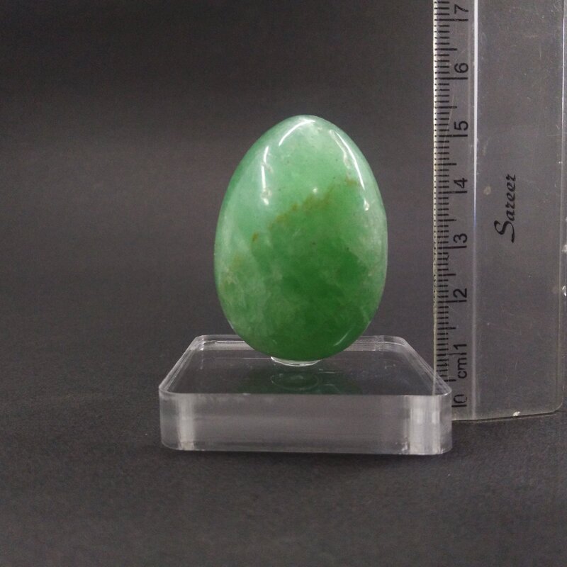 سنگ فلوریت  سبز طبیعی تراش تخم مرغی با پایه