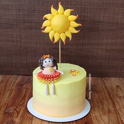 کیک تولد خامه ای خورشید