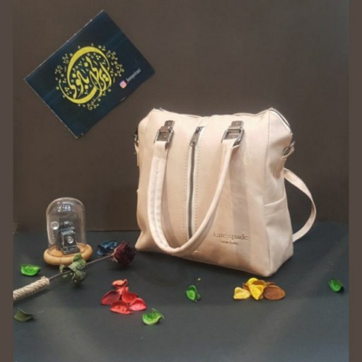 کیف متوسط سه کاره
ابعاد 30×26
جنس چرم شسته خارجی
زیبا و جادار
رنگ کرم
قابلیت ست کردن با تیپ های روزمره