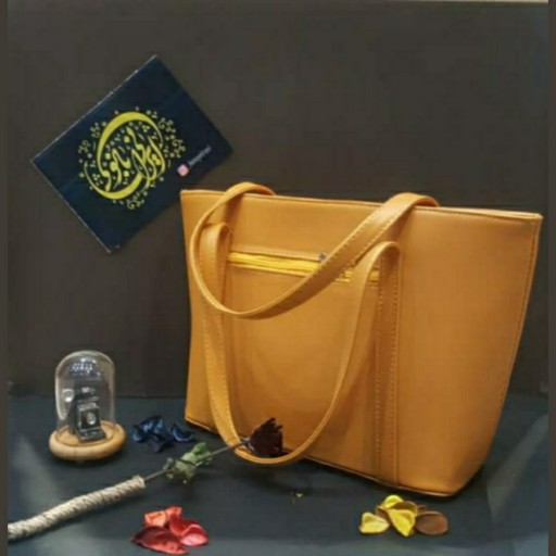 کیف بزرگ سنگی
ابعاد 40×26
رنگ خردلی
تک زیپ و جادار
متناسب برای خانم های شیک پوش