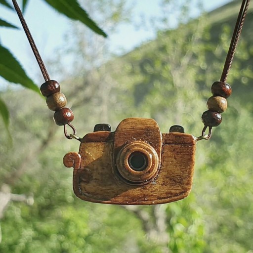 گردنبند چوبی دوربین عکاسی