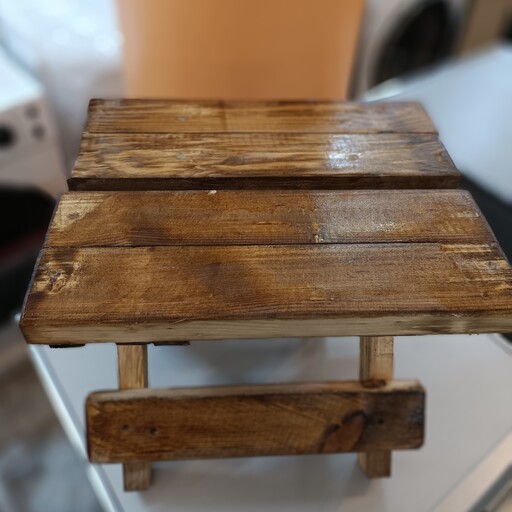 صندلی تاشو چوبی ساخته شده از چوب روس با اتصالات فلزی