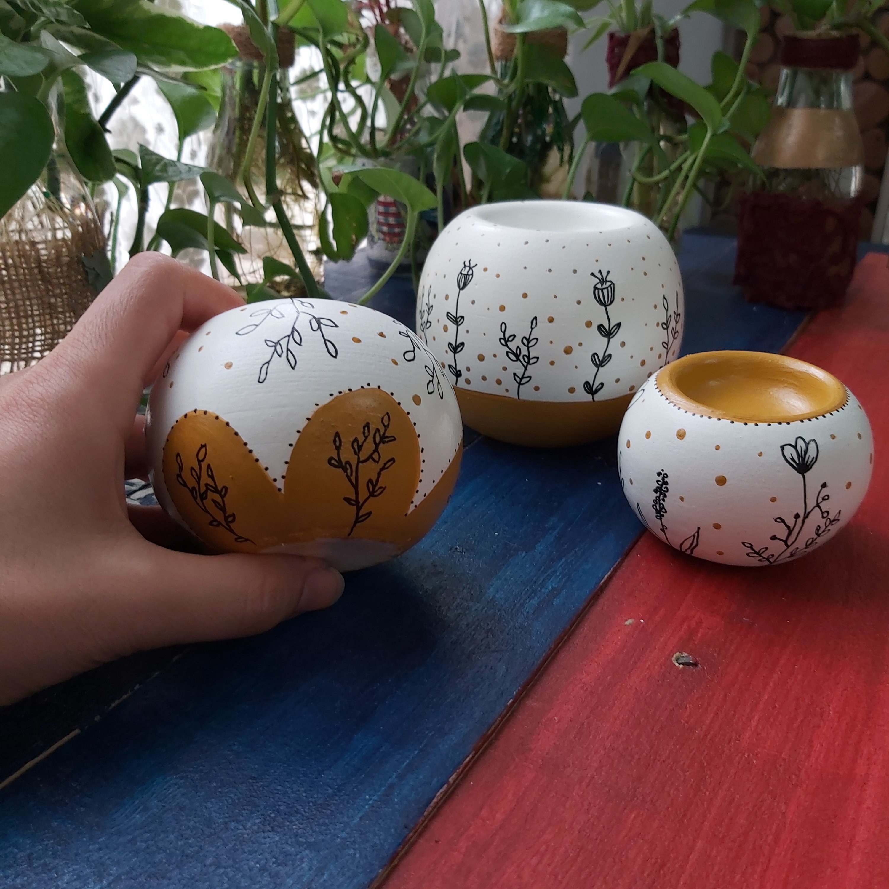 ست طوسی خردلی  رومیزی گالری مایا،شامل جا شمعی و جا عودی و گلدان دکوری