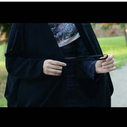 چادر عربی مدل بحرینی جنس کن کن ژورژت کره ای چپ و راست بسته میشود تولیدی حجاب سندس