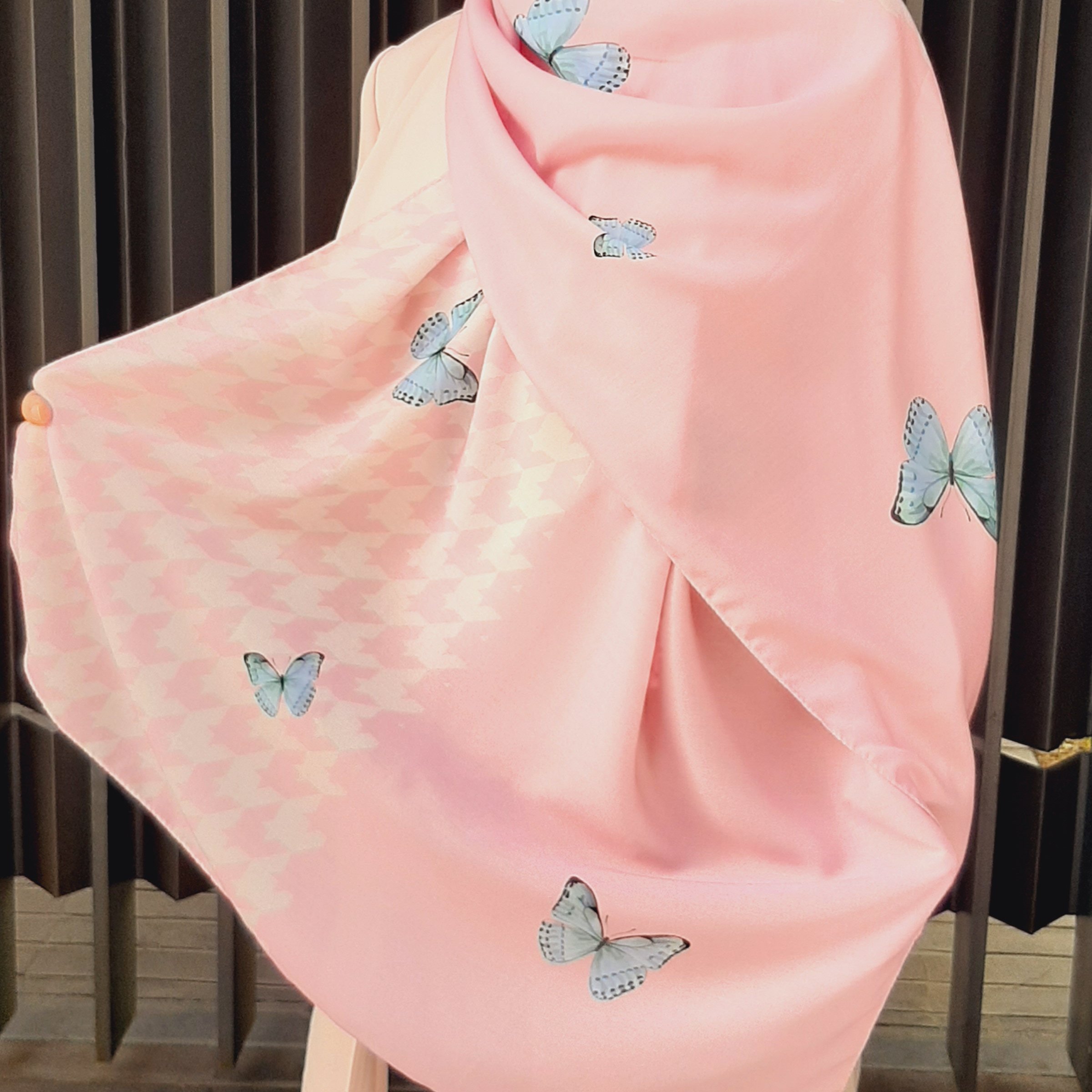 شال نخی 4 فصل طرح پروانه 