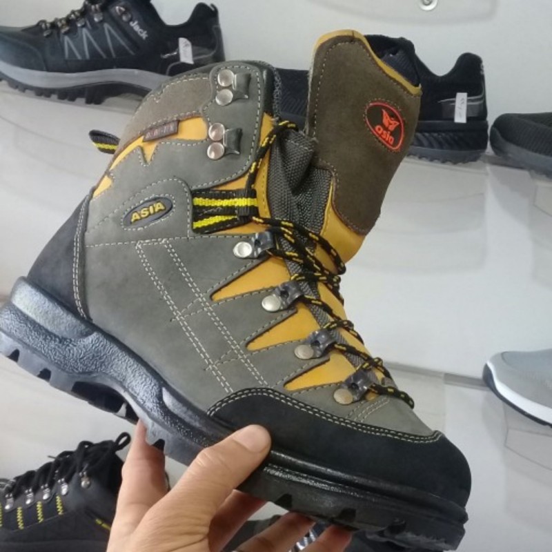 کفش کوهنوردی اسکارپا نیو آسیا با ضمانت 6 ماهه - داشتنش برای هر کوهنوردی واجبه