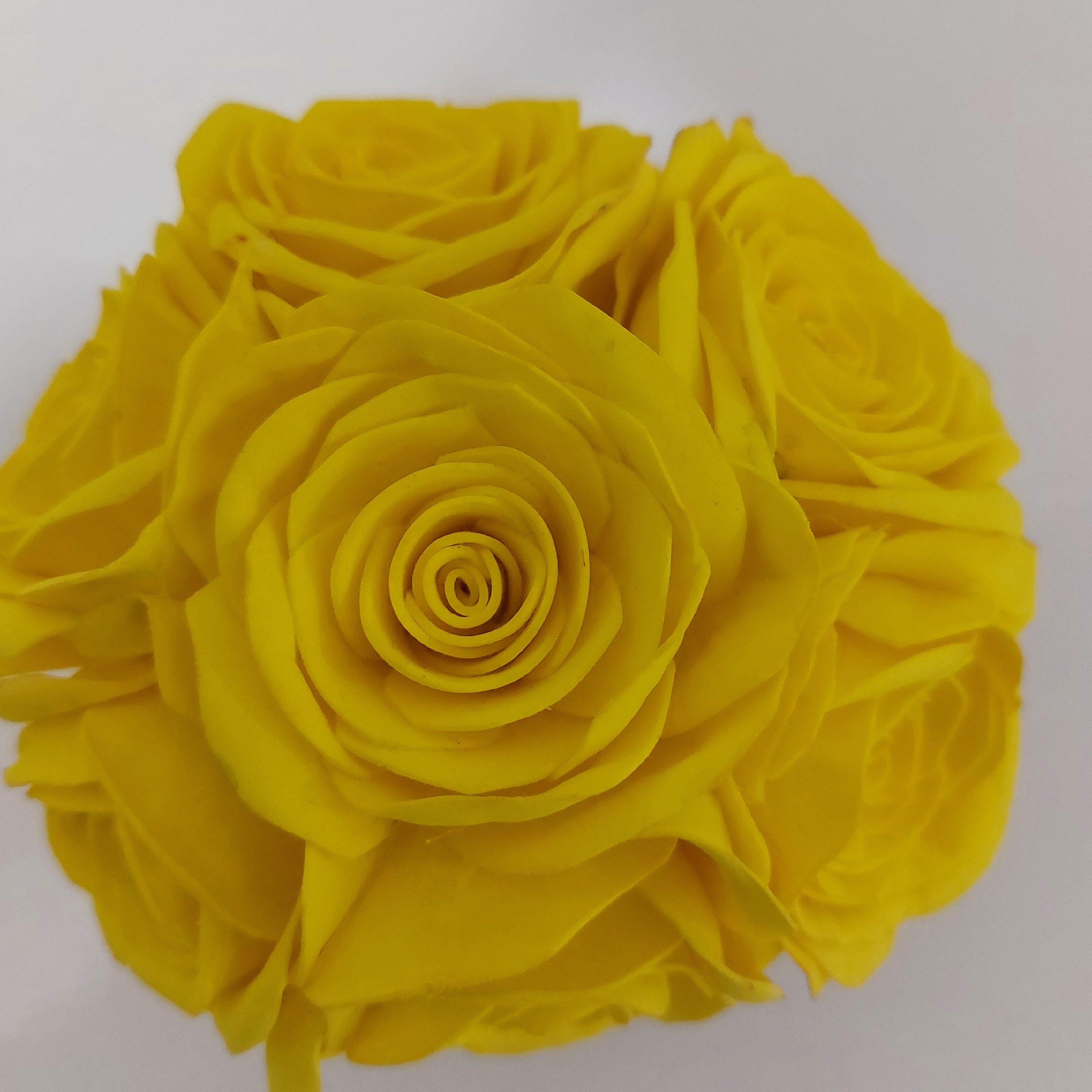 گلسازی گل همیشه بهار (باکس گل رز 7 عددی با سبد حصیری )