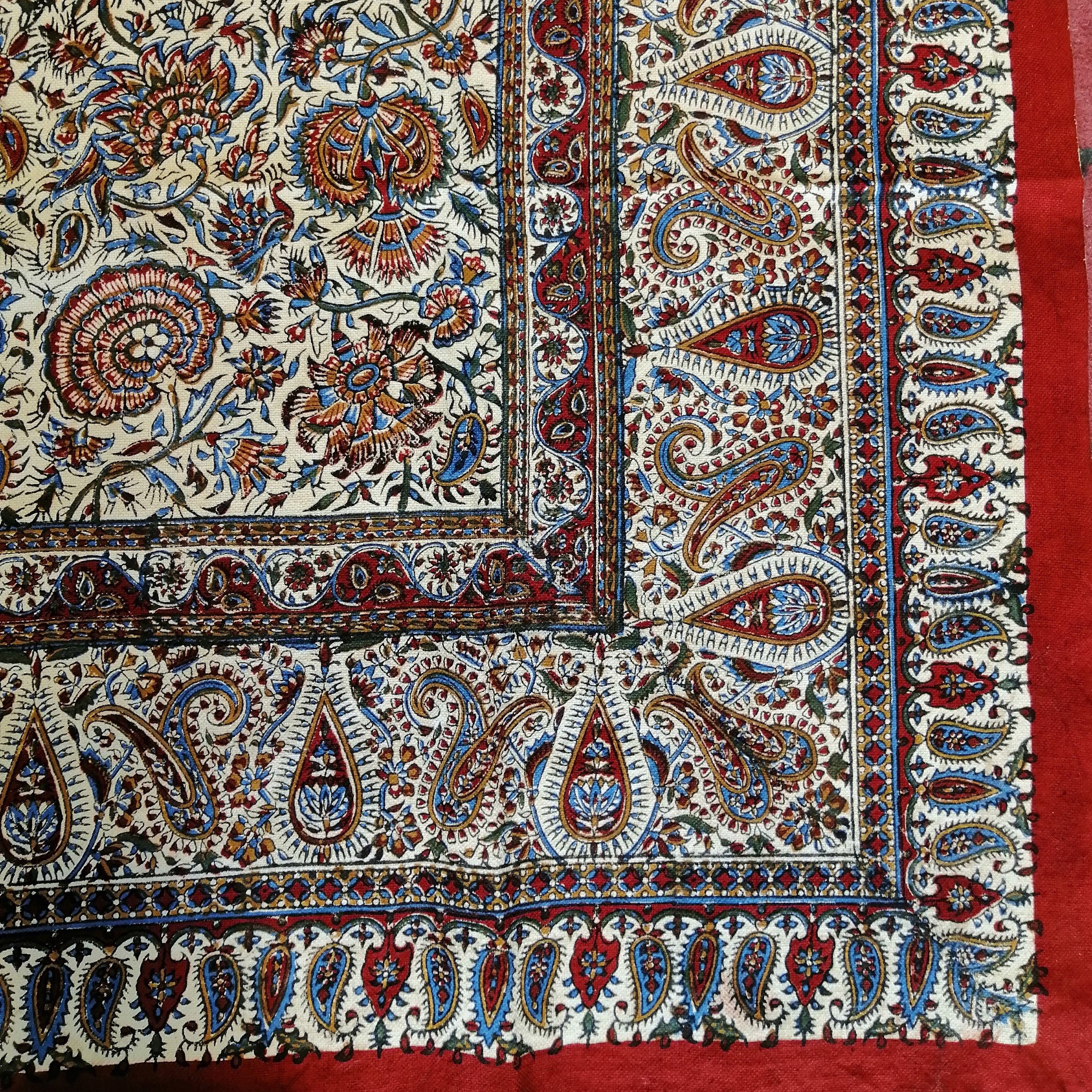 رومیزی 100 در 150 طرح گلدانی
