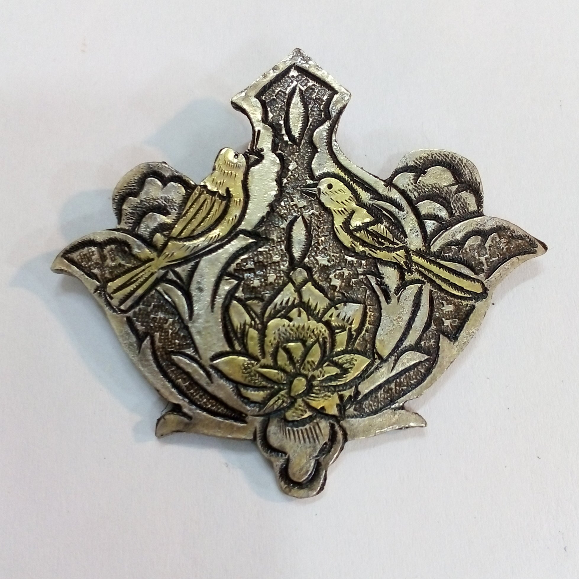 گردنبند برنجی