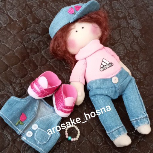 عروسک روسی با لباس لی صورتی