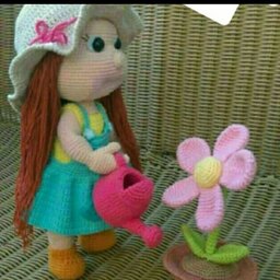 عروسک بافتنی(عروسک باغبون) دختر باغبون آبپاش و گل