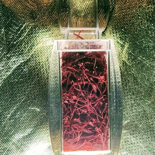 زعفران 2 گرمی سرگل صادراتی و ممتاز قائنات با ظرف شیشیه ای کادویی