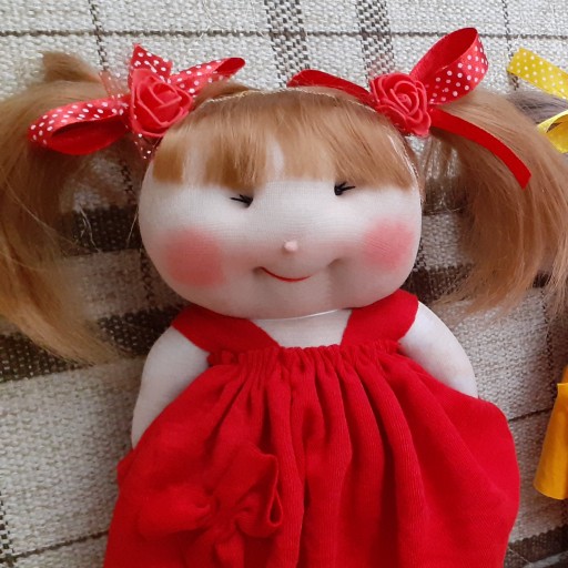 عروسک دست دوز دخترکوچولو لباس قرمز