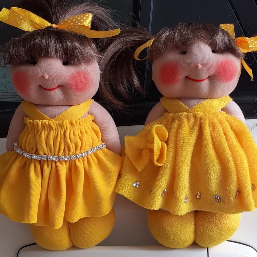 عروسک دست دوز دخترهای دوقلو لباس زرد