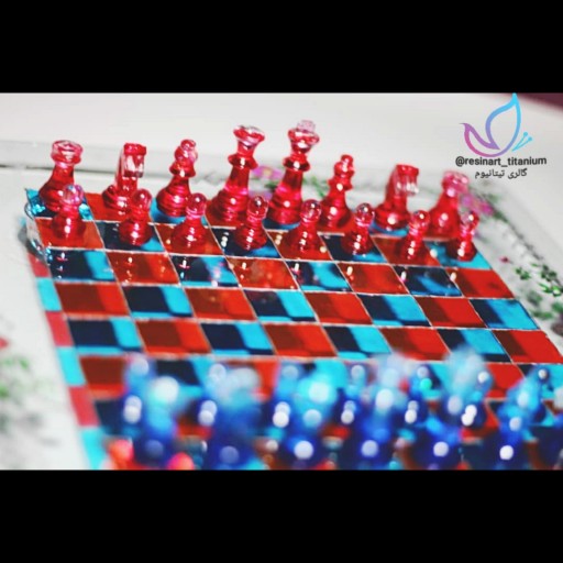 صفحه شطرنج پایه دار به همراه 32 عدد مهره