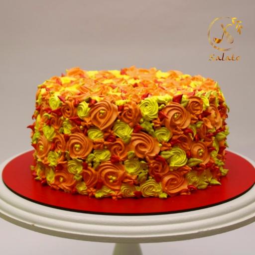 کیک تولد خانگی سالاتو وزن 1 کیلویی کیک وانیلی فیلینگ موز و کارامل و گردو دکور کیک با انتخاب مشتری