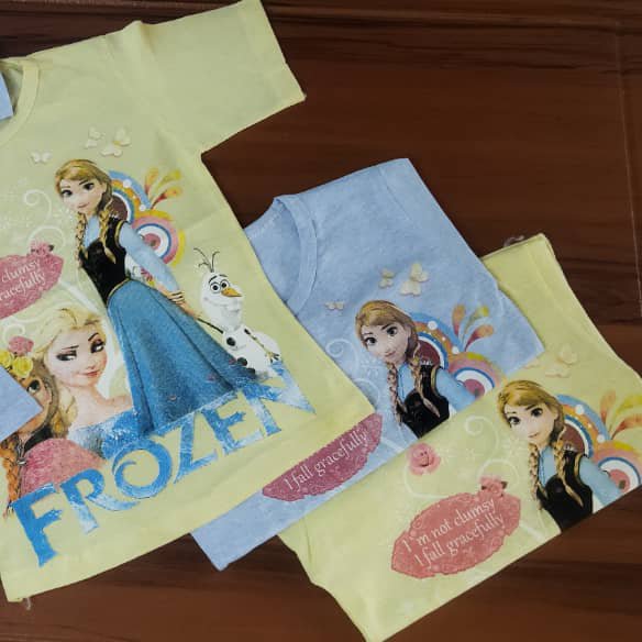 تیشرت دخترانه frozen.در دو رنگ زرد و آبی.دارای سایز 40.جنس ملانژ رنگی