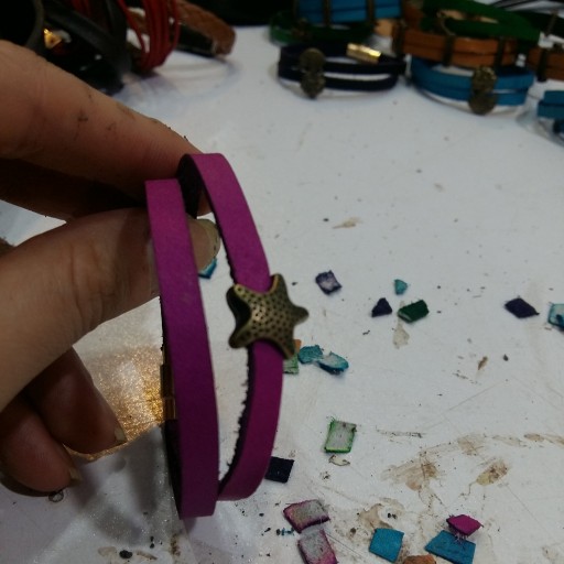 دستبند رنگی پلاک ستاره دریایی چرم آدلیا