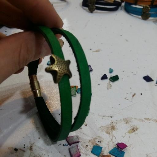 دستبند رنگی پلاک ستاره دریایی چرم آدلیا