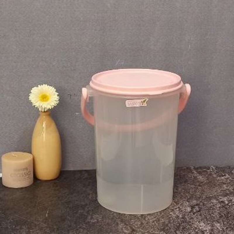 سطل دسته پلاستیکی 12 لیتری شفاف از برند معتبر تاپکو تهیه شده از مواد نو  مقاوم 