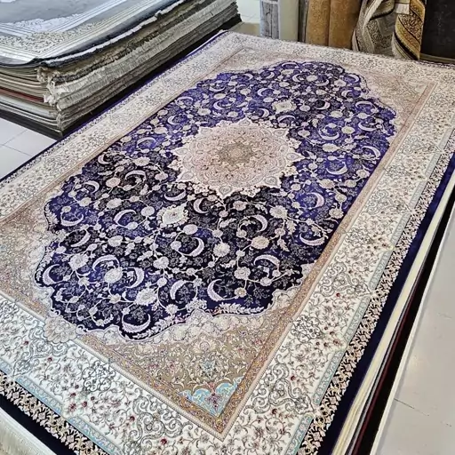  فرش ماشینی آذردکور 6متری کلکسیون سیزان  1200شانه،3600تراکم،کد سرمه ای 12831