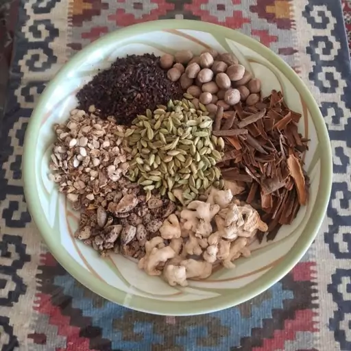 قوتو چهل گیاه ابن سینا 5ستاره فدک (200 گرم)