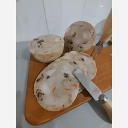 کالباس مرغ و قارچ خانگی(پس کرایه)