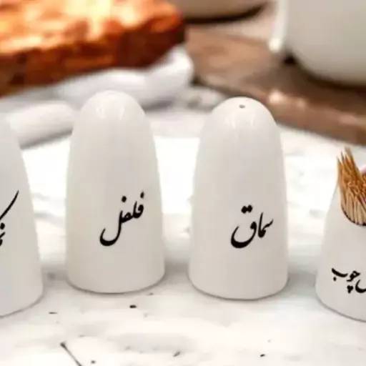 ست نمکپاش.  ست نمکدان سرامیکی . ست نمک پاش و جا خلال دندانی