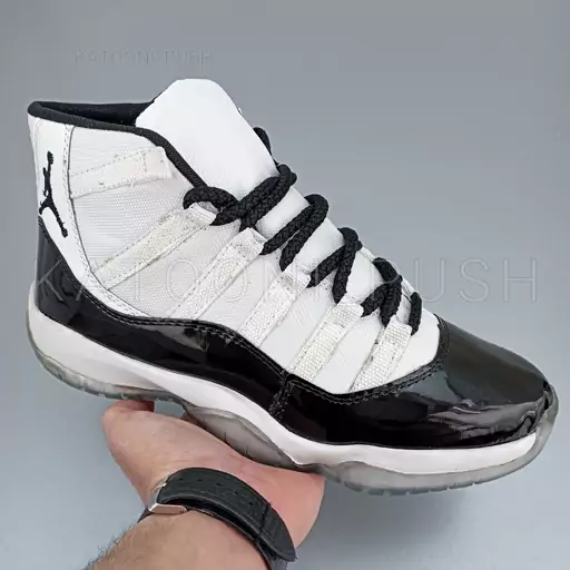 کفش جردن  Nike Jordan 11 مردانه حراجی رنگ مشکی سفید سایز 41 تا 44 ( کتونی جردن - جردن 11 - کتونی جردن 11 - کفش نایک ) 