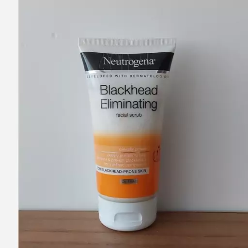 اسکراب نیتروژنا Neutrogena مدل Blackhead Eliminating(اصل)