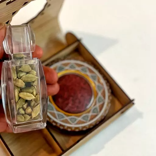 زعفران نگین صادراتی اصل قائنات + هل درجه یک 20 گرم