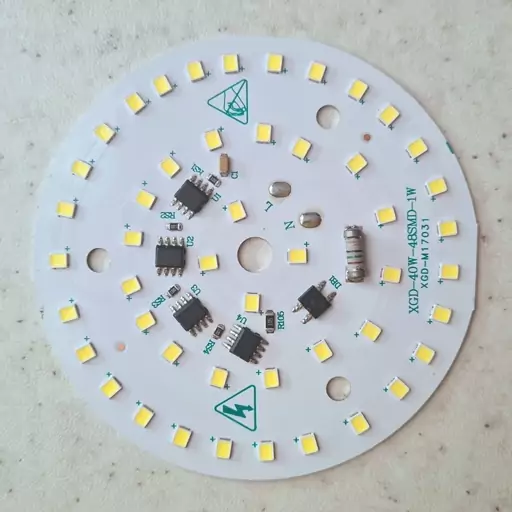 چیپ لامپ ال ای دی برق مستقیم 40 وات ماژول دی او بی رنگ سفید  مهتابی مناسب جهت تعمیرلامپ  chip led  dob XGD 40w 220v